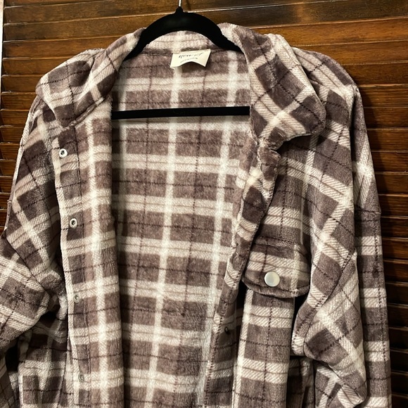 Brown Fleece Plaid Shacket By New In - Picture 3 of 6